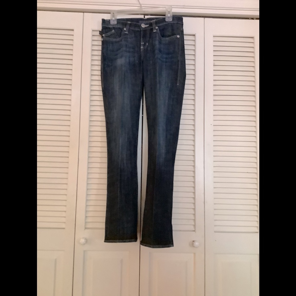 Like New Rock & Republic straight leg jeans with embellished back pockets.
